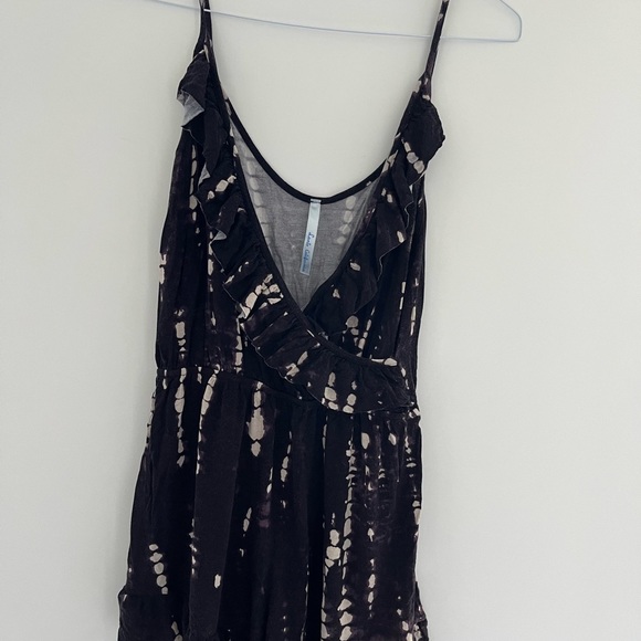 Frilled Romper - Picture 2 of 5